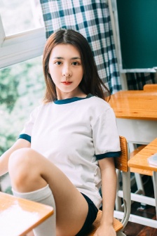 女孩头像只留身材